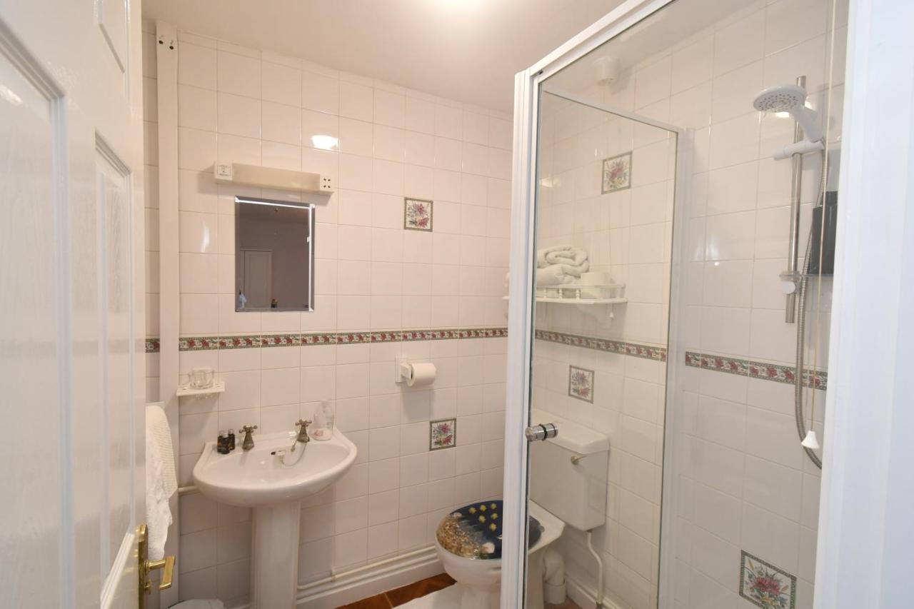 The Old Board School Guest House St Clears Luaran gambar
